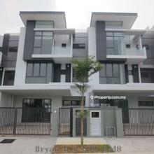 Mutiara Villa 3sty end lot house for Rent