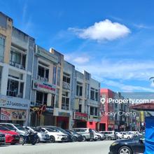 Facing Mahkota Mall, Near Bank, 1st & 2nd Flr, Excellent Location. 
