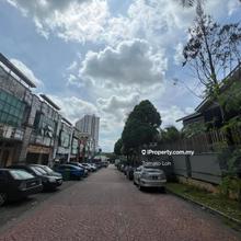 Taman Damansara Aliff @ Tampoi 3 Storey Shoplot Renovated For Sale