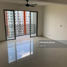 Gravit 8 Klang 3 Rooms For Sale Ready to Move In !!