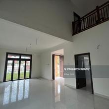 Freehold! Gated Guarded! Basic House, Ideal For Own Reno! 