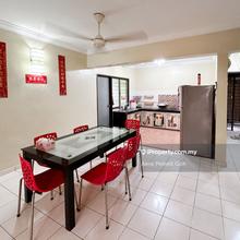Decent condition Pelangi height Partial Furnished Condo 1 car park