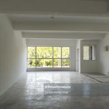 Facing Road shoplot at Bandar Puteri Bangi Enigma Square For Rent