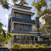 Facing Lake! Far From Septic Tank! 3 Storey Twinvilla, Putrajaya