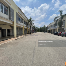 Below market Jalan Bandar Gambang 2 Story Shop