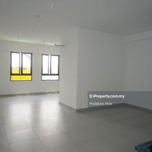 High floor facing pool. Above mall. Very convenient.