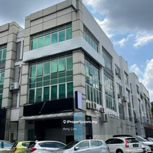 Bandar Puteri Puchong 4 Storey shop endlot walking to Lrt Roi 5.4%