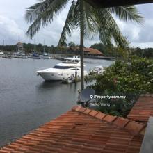 Free one pontoon parking 