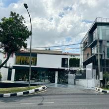 Commercial bungalow freehold