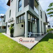 Stunning 3 Storey Bungalow House @Long Branch for Sale