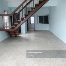 2 sty endlot House Sg 2