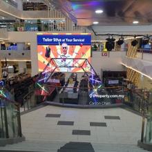 Middle Row Crowded Area