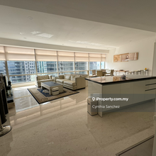 A well kept unit with superb city view