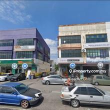 3 Storey Shop for Sales at Taman Baiduri, Perling