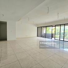 Brand New Unit Low Floor Big Size 4 Rooms, 4 Carpark