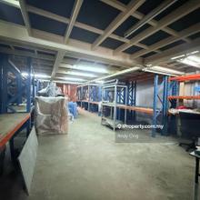 Taman Mount Austin, Factory