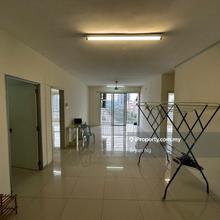 Good Condition , 2 Car Park Unit , Pool View