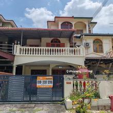 Super Value Buy at Great Discounted Price - 2 1/2 Storey Terrace House