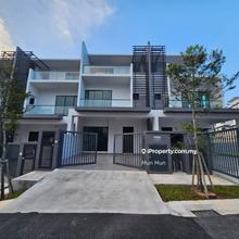 Gated Guarded Brand New 3 Storeys Terrace For Sale in Cheras Batu 9