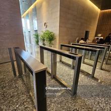 Unit with Sky Garden / 50 Car Parks / Md Status / Green Building 