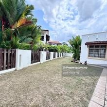 Double Storey @ Endlot with land
