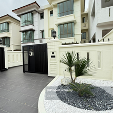 Well maintained with nice renovated 