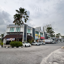 2.5 Storey Shop facing Jalan Rozhan near by Lotus and Aeon