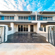 Spacious 22x75 Freehold 2 Storey Serenia Arina Serenia City