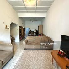 Cozy Single Storey l Great Location l Ample Parking 