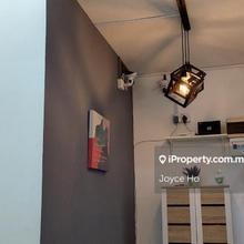 Rooms comes with internet and utilities