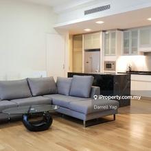Spacious cozy unit with move in condition. 