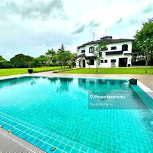 Leisure Farm Bungalow With Swimming Pool & Huge Land