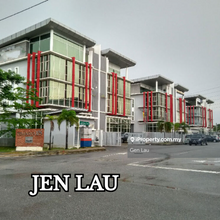 Freehold 3 Storey Warehouse in Prime Business Location