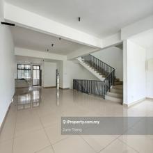 Ponderosa - 2.5 Storey Terrace House For Rent