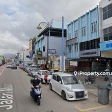 Tangkak Jalan Payamas main road adjoining big size shop same row banks