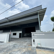 A Brand New Unit at Taman Perindustrian Krubong Melaka.