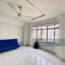 Walking distance to LRT station