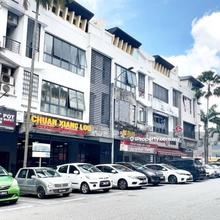 Sutera Utama/ 3 Storey Shoplot/ Intermediate Lot/ Hot Location 
