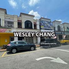 2 storey shoplot with ample of parking space and great eateries around