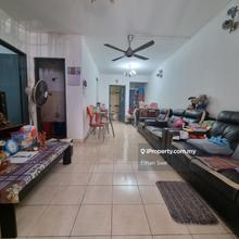 Ground Floor, Freehold, 840sf, Walk Distance to Shops & Restaurants