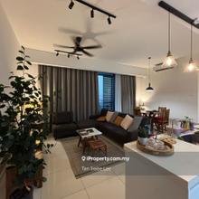 A freehold development neighbouring 5 urban developments