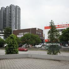 Three Carparks Freehold 1,044 sqft Geo Bukit Rimau Condo for Sale