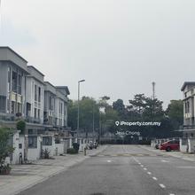 Townhouse upper unit for Sale