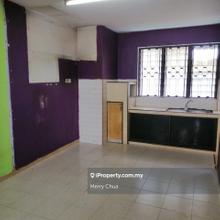 Taman Ungku Tun Aminah Flat Near Shop pasar malam