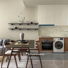 Fully Furnished Mid Floor Intermediate Unit