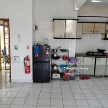 Vista condo un-furnished 1-car park 