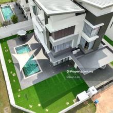 Spacious 3-Storey Bungalow Corner Lot with Lift & Pool for Rent 