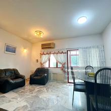 Cozy & Quaint with Lift Access for Convenience 