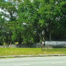Spacious Lake View Bungalow Land For Sale