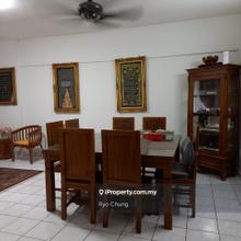 Freehold Big Layout Condo for Sale! 2 carparks 2mins walk to LRT! 